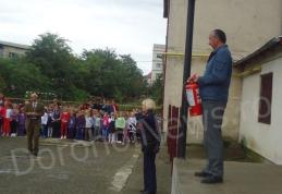 Simulare în caz de incendiu și exerciţiu de evacuare la Școala „Mihail Kogălniceanu” Dorohoi - FOTO