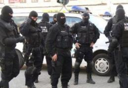 Percheziţii la Botoşani într-un dosar de furturi de maşini de lux