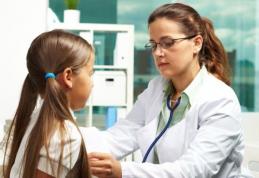 Medicul de şcoală, o altă prefăcătorie a sistemului de educaţie. Înjumătăţiţi, fără medicamente şi îngrădiţi profesional
