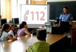 Polițiștii botoșăneni desfășoară campania „ÎMPREUNĂ PENTRU SIGURANŢA COPIILOR”