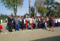 Școala Gimnazială „Ștefan cel Mare” Dorohoi: Simulare în caz de incendiu și exerciţiu de evacuare - FOTO