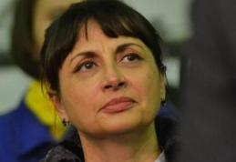 Tamara Ciofu a mobilizat și romii din Botoșani să participe la ecologizarea cartierului Parcul Tineretului în cadrul campaniei Let’s do it România