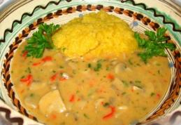 Tocăniţă de ciuperci cu mămăliguţă