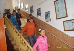 Exercițiu de evacuare ȋn caz de incendiu la Şcoala Gimnazială „Dimitrie Pompeiu” Broscăuți