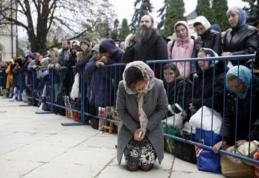 Peste 40.000 de pelerini la Catedrala Mitropolitană din Iaşi, pentru a se închina la moaştele Sfintei Parascheva