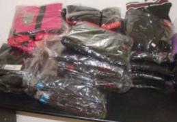 Dosar penal pentru un bărbat care a pus în circulație articole de îmbrăcăminte contrafăcute