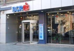 Protecţia Consumatorului somează BCR să scadă dobânda unui client. Ameninţă cu închiderea unei agenţii