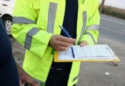 A ajuns cu mașina într-un șanț după ce s-a urcat la volan beat și fără a poseda permis de conducere