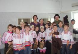 Sc. nr.7 Dorohoi: Colindăm pe români