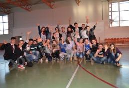 Balul Bobocilor 2013: Astăzi se decid cei mai frumoși și talentați boboci de la Liceul „Regina Maria” Dorohoi