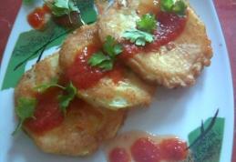 Dovlecei pane cu sos de usturoi