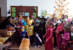 Halloween cu mască și fără mască la Școala „Gheorghe Popovici” Lozna și Școala nr. 2 Strateni - FOTO