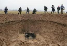 Meteorit căzut într-o localitate din Bihor. Locuitorii sunt speriaţi şi cred că e semn rău