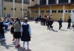 IȘJ Botoșani: dezbatere pe tema siguranței din incinta școlilor și a zonelor adiacente acestora