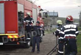 Incendiu izbucnit la un imobil situat pe strada Tudor Vladimirescu din Dorohoi - VIDEO