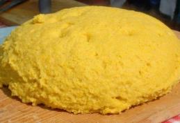 Mămăliga, alimentul complet: reglează glocoza și colesterolul, produce energie, dar nu îngrașă