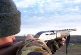 Incredibil! Bărbat împușcat în timp ce culegea ciuperci