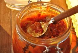 „Otrava” din zacuscă. Vezi ce a păţit o femeie după ce a mâncat o conservă nesterilizată