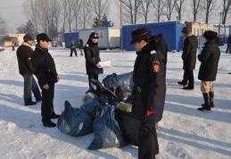 [VIDEO][FOTO] Ajutoare de la francezi distribuite de pompieri 