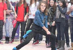 Animaţii stradale organizate la Botoşani, Dorohoi şi Truşeşti în cadrul proiectului „EVODance” - FOTO