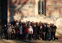 Tineri fotografi în pelerinaj la mănăstiri