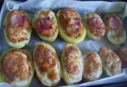 Cartofi umpluți cu carne