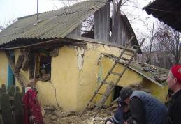 Doi bătrâni din Dorohoi au scăpat miraculos dintr-o explozie care le-a dărâmat casa
