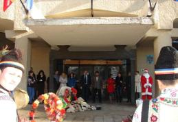 Primii colindători la Palatul Administrativ