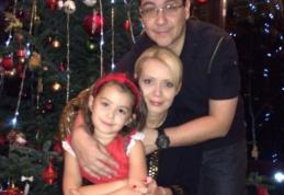 Victor Ponta, pe Facebook: Vă doresc să trăiţi Sărbătorile alături de familie, în linişte şi armonie