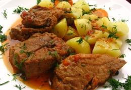 Friptură de porc cu cartofi țărănești