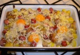 Cartofi țărănești cu cabanos, slănină și ou