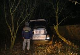 Audi plin cu ţigări de contrabandă, blocat în trafic la Dersca de polițiștii de frontieră dorohoieni - FOTO