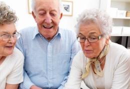 Invazia bătrănilor pe Facebook