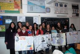 Recital de poezie şi cântec la Şcoala Gimnazială „Al.I.Cuza” Dorohoi - FOTO