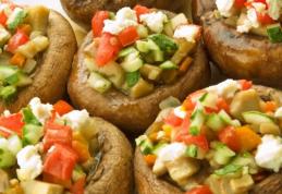 Ciuperci umplute cu legume