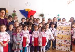 Hora Unirii la Grădinița nr. 8 din Dorohoi - FOTO