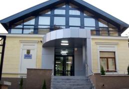 Profesor din Văculești, urmărit penal pentru fals intelectual. A semnat în condica de prezență fără a fi în țară