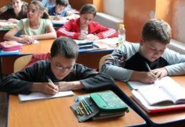 Părinţii cer ca elevii să înveţe numai dimineaţa. Orele de după-amiază ar putea fi desfiinţate