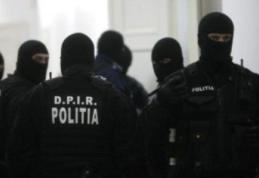 Polițiștii descind în această dimineață în mai multe locuințe din județele Botoșani și Suceava