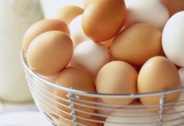 Care este adevărata diferență între ouăle albe și cele maro
