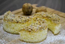 Prăjitură semilună cu nucă