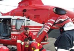 Tânăr din Darabani transferat de urgență cu elicopterul la Iași după ce i-a căzut un copac în cap