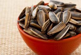 Ce se întâmplă dacă mănânci seminţe de floarea-soarelui