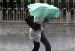 Alertă meteo: Vânt puternic, ploi şi lapoviţă în Moldova, Muntenia şi Dobrogea