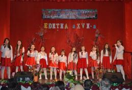 Cântece, poezii şi momente de dans la concertul omagial „Flori pentru mama”, ediţia a XVI-a - FOTO