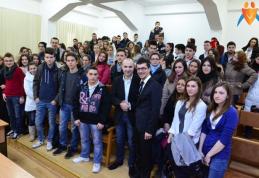 Elevii din România cunosc adevăratele modele de succes la Proiectul Naţional „Pe Calea Succesului”