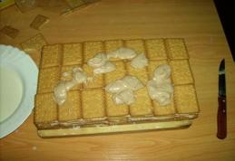 Tort de biscuiti 