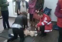 Activități desfășurate și la Dorohoi de Crucea Roșie în cadrul programului „Școala altfel” ! - FOTO