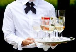 Bacșișurile date chelnerilor ar putea fi impozitate cu 16 la sută