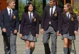 Revine moda uniformelor şcolare